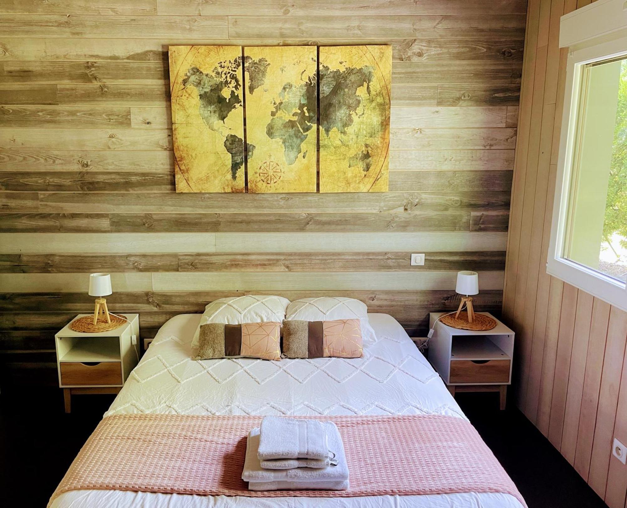 L Estanguet Maison Octogonale En Foret Rion-Des-Landes Ngoại thất bức ảnh